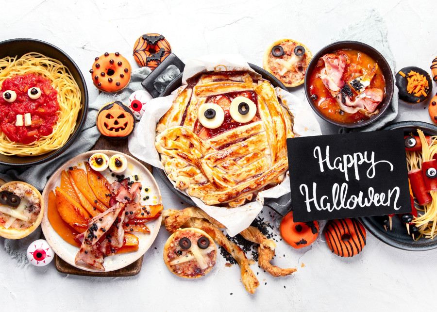 Strasznie zaskocz Twoich gości Najlepsze pomysły na dania przekąski i słodkości na Halloween